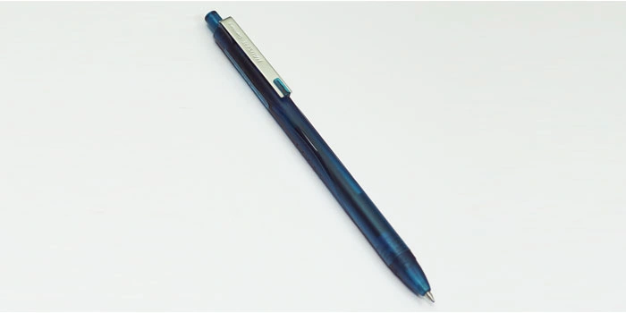 Iconiq Gel Pen Blue Detail